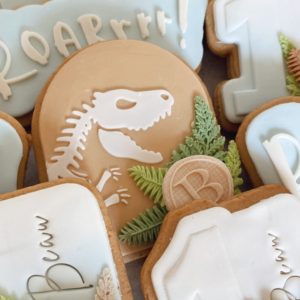 {"eId":"239828301971589","CameraPosition":1}