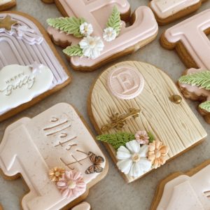 {"eId":"239828301971589","CameraPosition":1}